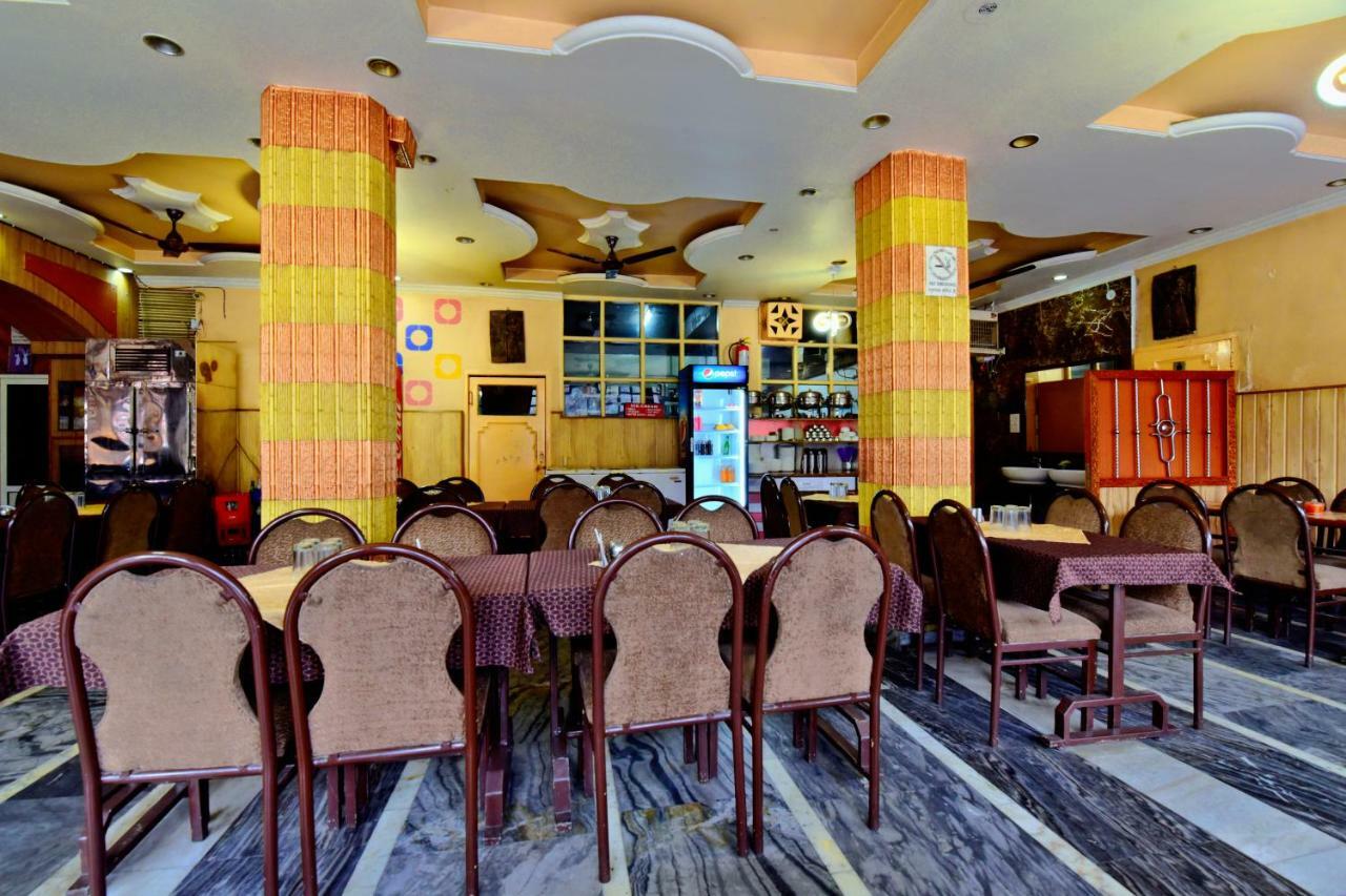 Oyo 26909 Hotel Paras Mandi Exterior photo