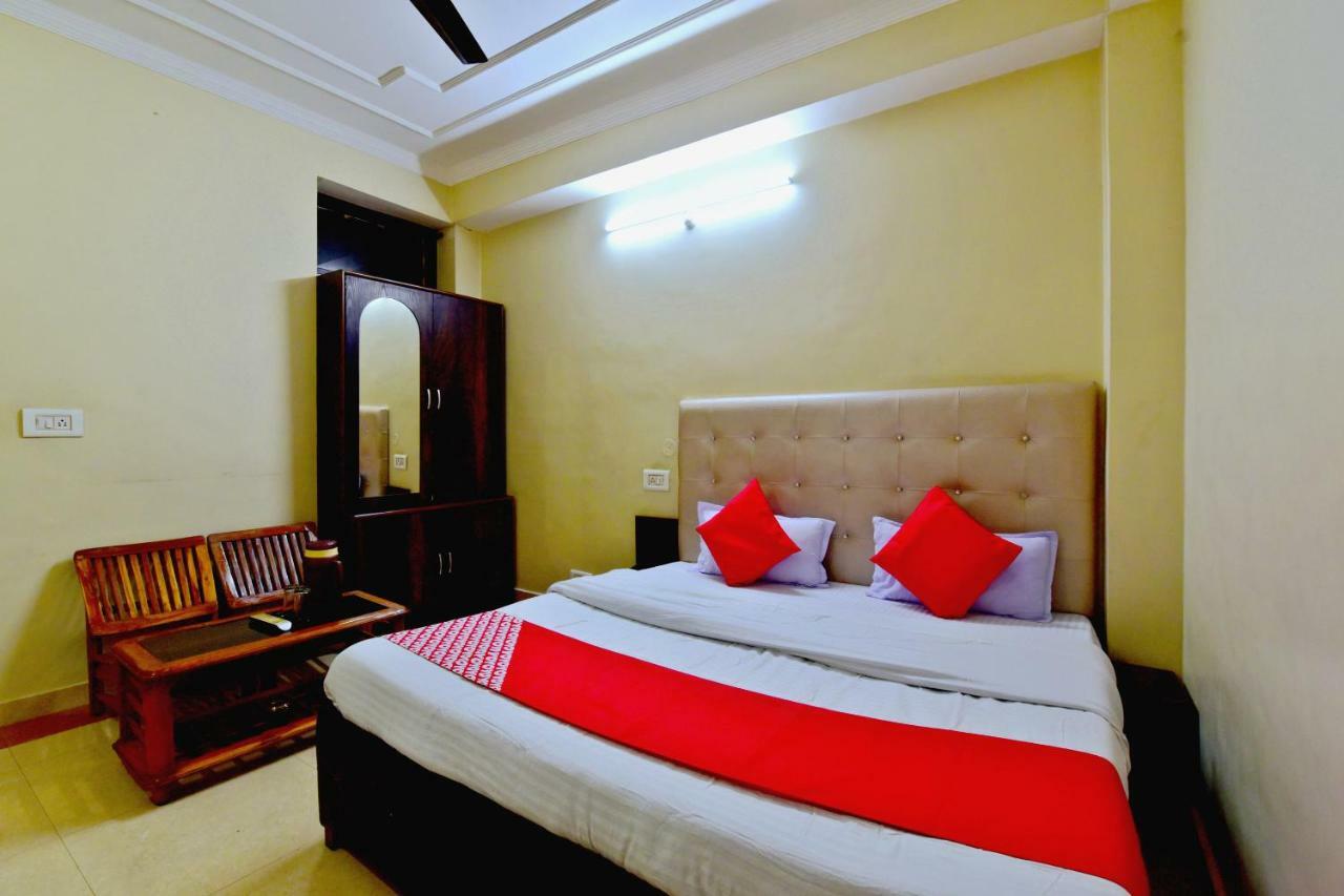 Oyo 26909 Hotel Paras Mandi Exterior photo